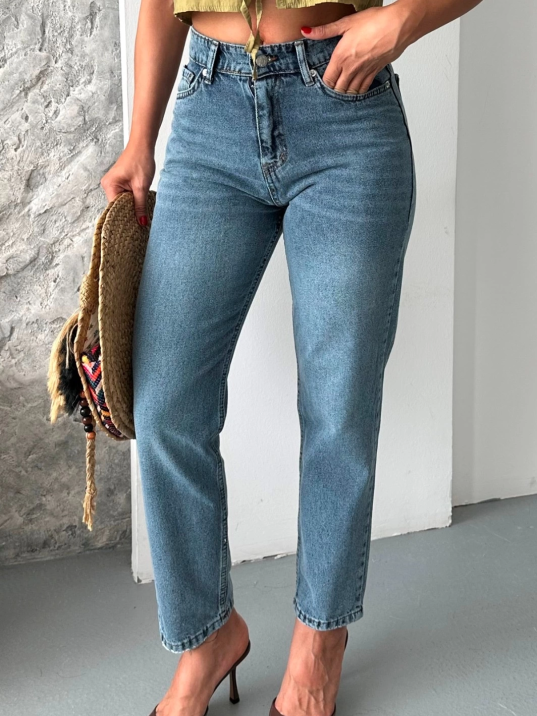 Mom fit kar yıkama bıyık detaylı jeans pantolon d2006