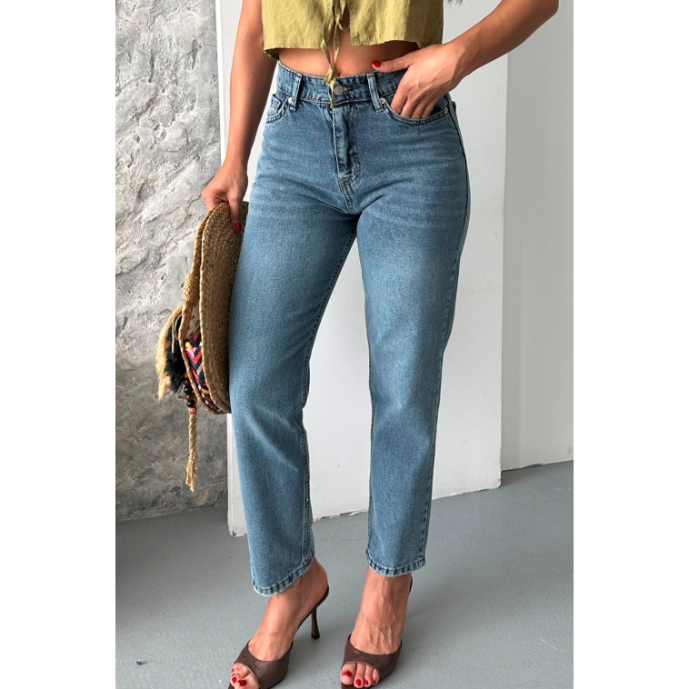 Mom fit kar yıkama bıyık detaylı jeans pantolon d2006 Mom fit kar yıkama bıyık detaylı jeans pantolon d2006