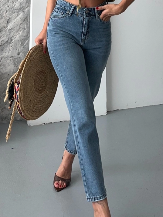 Mom fit kar yıkama bıyık detaylı jeans pantolon d2006