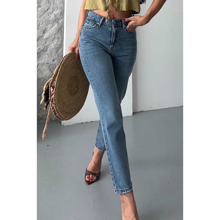 Mom fit kar yıkama bıyık detaylı jeans pantolon d2006 Mom fit kar yıkama bıyık detaylı jeans pantolon d2006