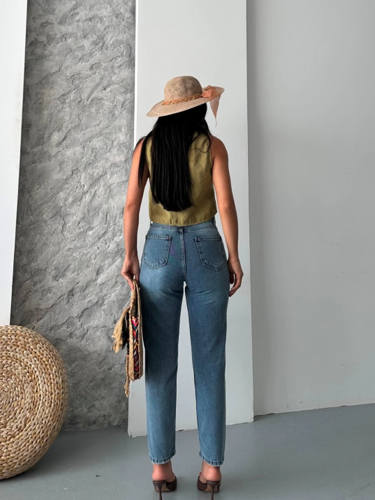 Mom fit kar yıkama bıyık detaylı jeans pantolon d2006