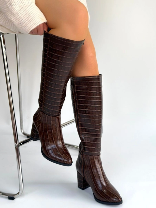Morena Acı Kahve Desenli Rugan Topuklu Çizme