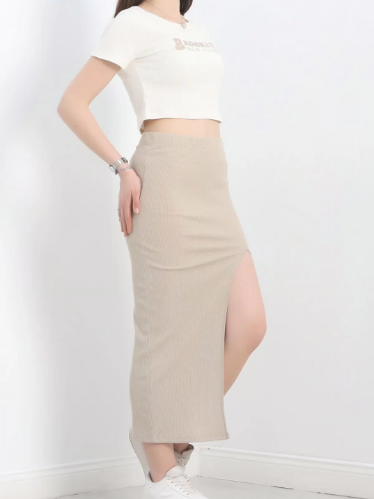 Nakışlı Etekli Takım Bej Beyaz S3899 Nakışlı Etekli Takım Bej Beyaz S3899