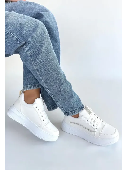 Natte Beyaz Cilt Bağcıklı Spor Ayakkabı Natte Beyaz Cilt Bağcıklı Spor Ayakkabı