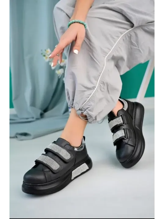 Nino Siyah Cilt Cırt Cırtlı Spor Ayakkabı Nino Siyah Cilt Cırt Cırtlı Spor Ayakkabı