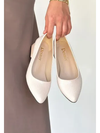 Nitya Bej Baskılı Rugan Topuklu Ayakkabı Nitya Bej Baskılı Rugan Topuklu Ayakkabı