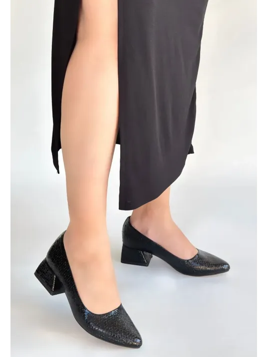 Nitya Siyah Baskılı Rugan Topuklu Ayakkabı Nitya Siyah Baskılı Rugan Topuklu Ayakkabı