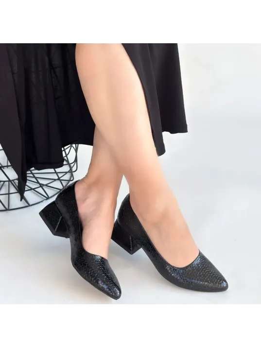 Nitya Siyah Baskılı Rugan Topuklu Ayakkabı Nitya Siyah Baskılı Rugan Topuklu Ayakkabı