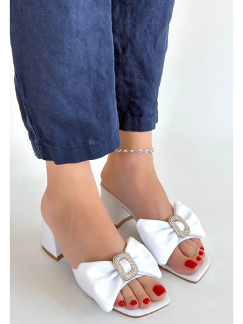 Niyyar Beyaz Cilt Topuklu Terlik Niyyar Beyaz Cilt Topuklu Terlik