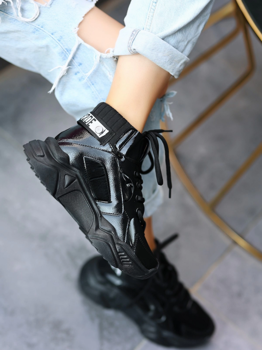 Nolli Siyah Cilt Bağcıklı Bot