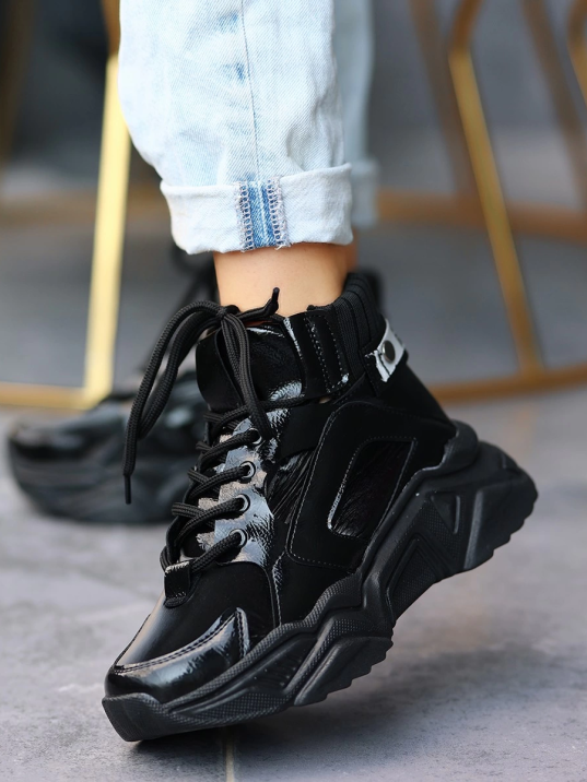 Nolli Siyah Cilt Bağcıklı Bot