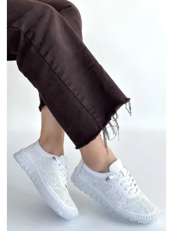 Omma Beyaz Deri Lazerli Bağcıklı Spor Ayakkabı Omma Beyaz Deri Lazerli Bağcıklı Spor Ayakkabı