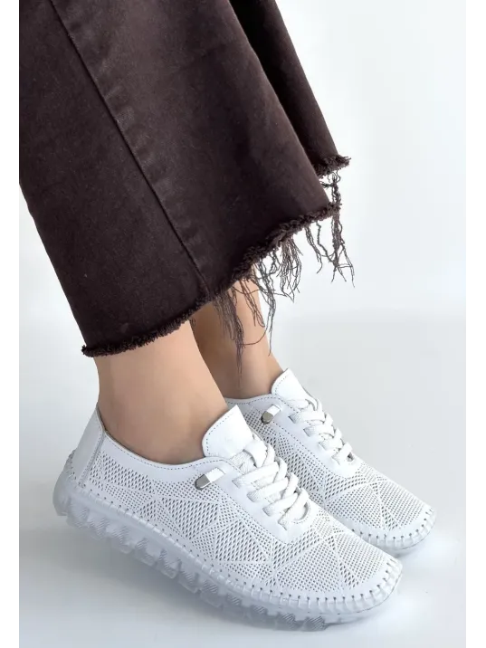Omma Beyaz Deri Lazerli Bağcıklı Spor Ayakkabı