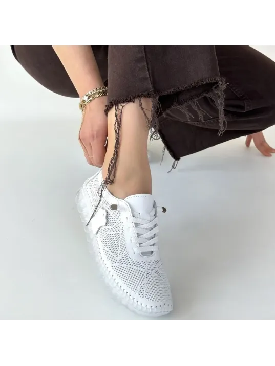 Omma Beyaz Deri Lazerli Bağcıklı Spor Ayakkabı