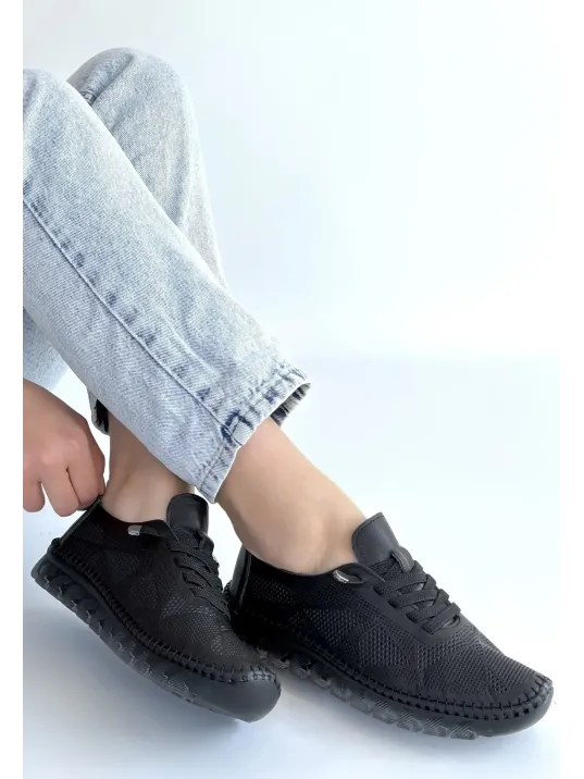 Omma Siyah Deri Lazerli Bağcıklı Spor Ayakkabı