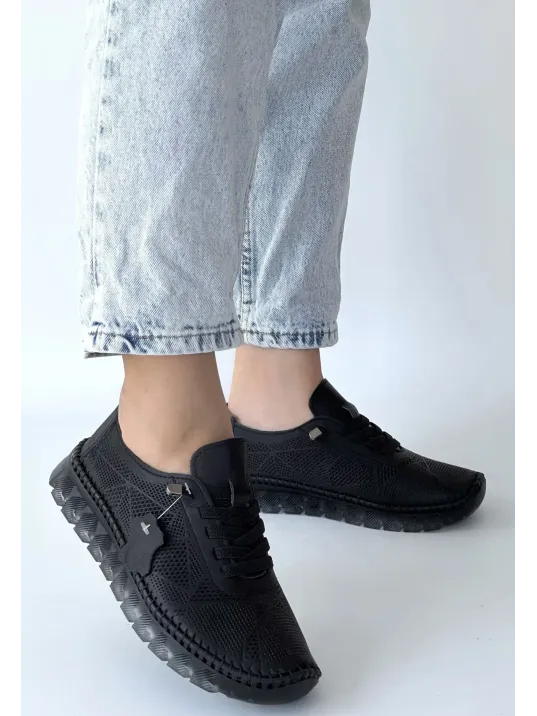 Omma Siyah Deri Lazerli Bağcıklı Spor Ayakkabı