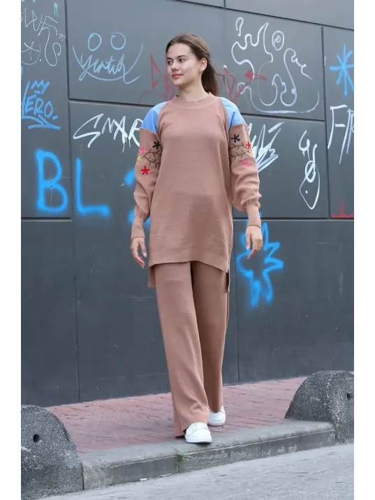 Omuz Detaylı Kol Nakışlı İkili Alt Üst Triko Takım Vizon