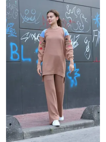 Omuz Detaylı Kol Nakışlı İkili Alt Üst Triko Takım Vizon