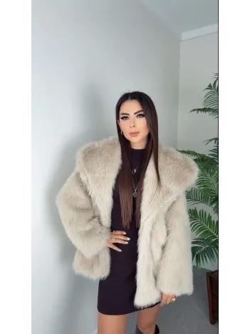 Önü Çıtçıtlı Loli Kürk Bej T4149 Önü Çıtçıtlı Loli Kürk Bej T4149