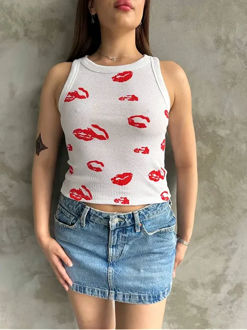 Öpücük Baskılı Bluz