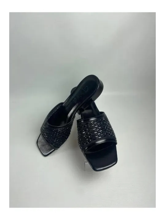 Ortu Siyah Cilt İşlemeli Terlik