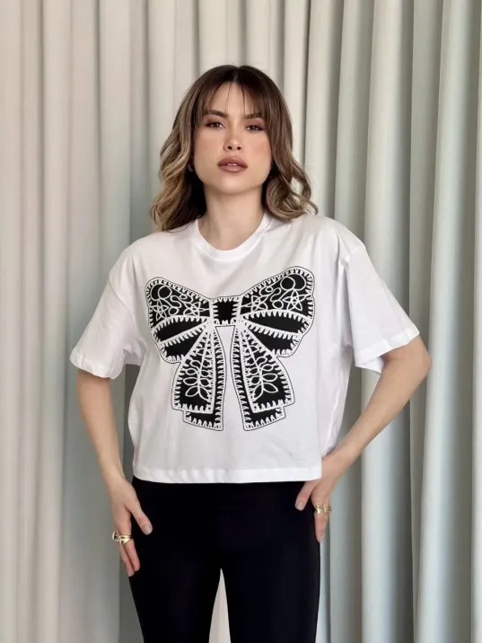 Oversize Beyaz Baskılı Crop Tişört Oversize Beyaz Baskılı Crop Tişört