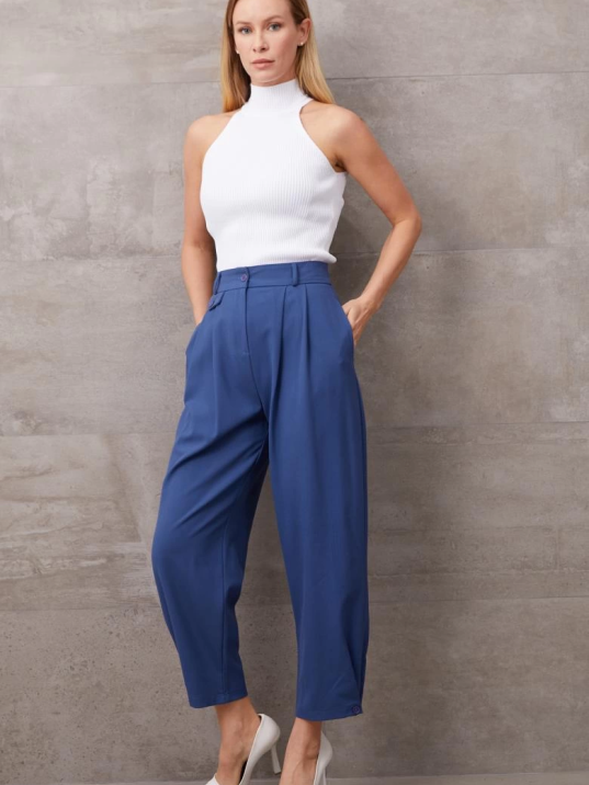 Paçası Düğmeli Yüksek Bel Pantolon Paçası Düğmeli Yüksek Bel Pantolon