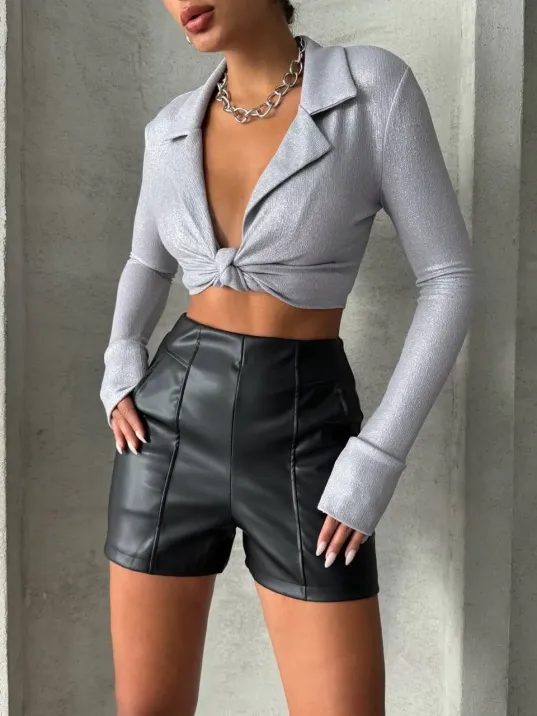 Parçalı Cepli Deri Şort Siyah W26312