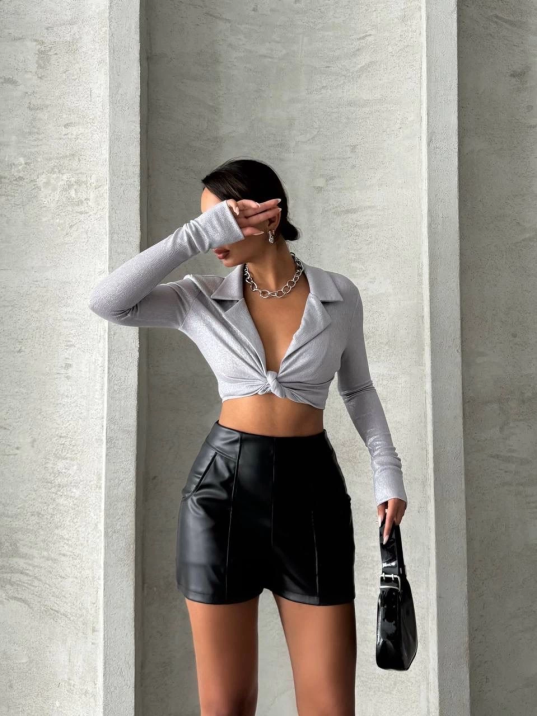 Parçalı cepli deri şort siyah w26312 Parçalı cepli deri şort siyah w26312