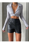 Parçalı Cepli Deri Şort Siyah W26312 Parçalı Cepli Deri Şort Siyah W26312