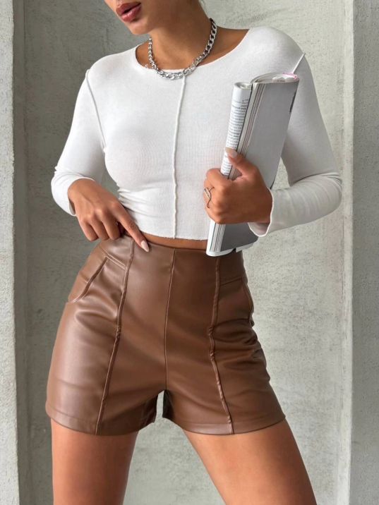 Parçalı cepli deri şort taba w26312 Parçalı cepli deri şort taba w26312