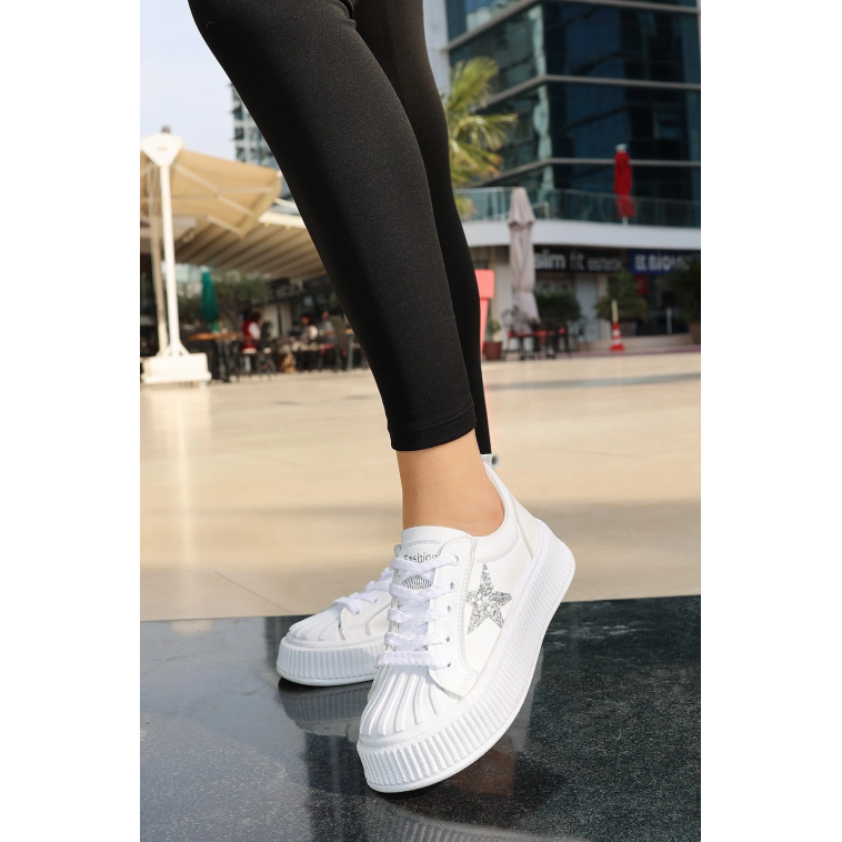 Piata Beyaz Cilt Bağcıklı Spor Ayakkabı Piata Beyaz Cilt Bağcıklı Spor Ayakkabı
