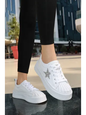 Piata Beyaz Cilt Bağcıklı Spor Ayakkabı Piata Beyaz Cilt Bağcıklı Spor Ayakkabı