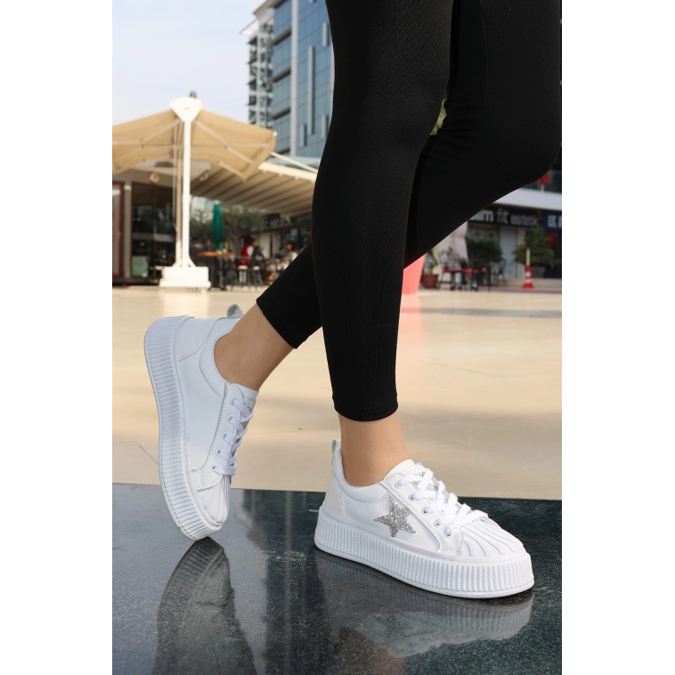 Piata Beyaz Cilt Bağcıklı Spor Ayakkabı Piata Beyaz Cilt Bağcıklı Spor Ayakkabı