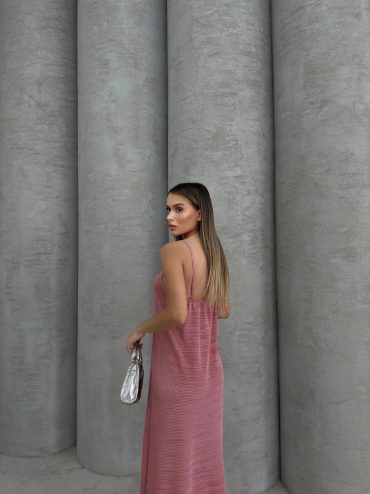 Piliseli uzun elbise