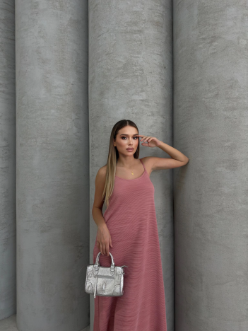 Piliseli uzun elbise Piliseli uzun elbise