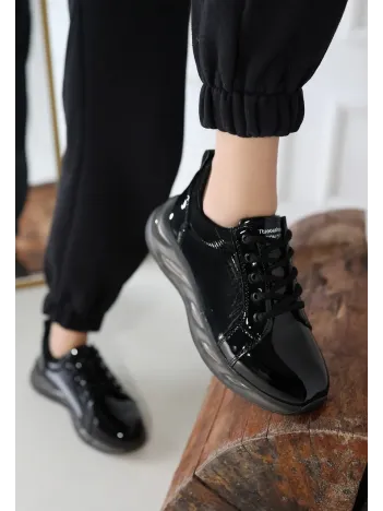 Piona Siyah Rugan Gri Tabanlı Spor Ayakkabı