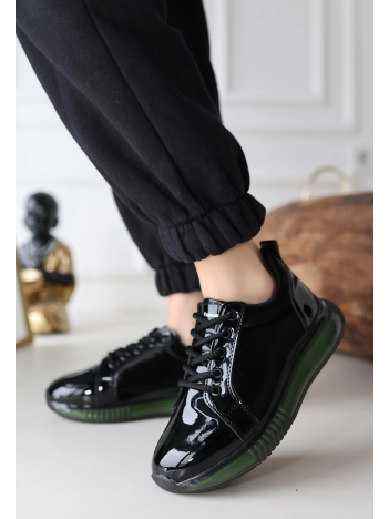 Piona Siyah Rugan Yeşil Tabanlı Spor Ayakkabı Piona Siyah Rugan Yeşil Tabanlı Spor Ayakkabı