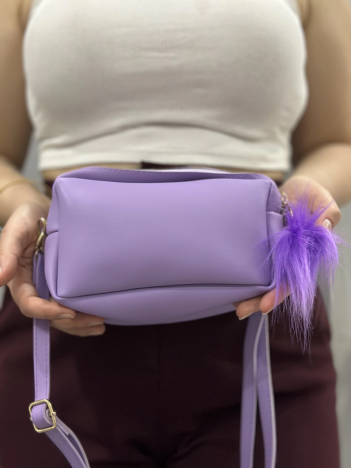 Ponpon mor cilt çanta