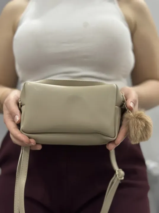 Ponpon Vizon Cilt Çanta