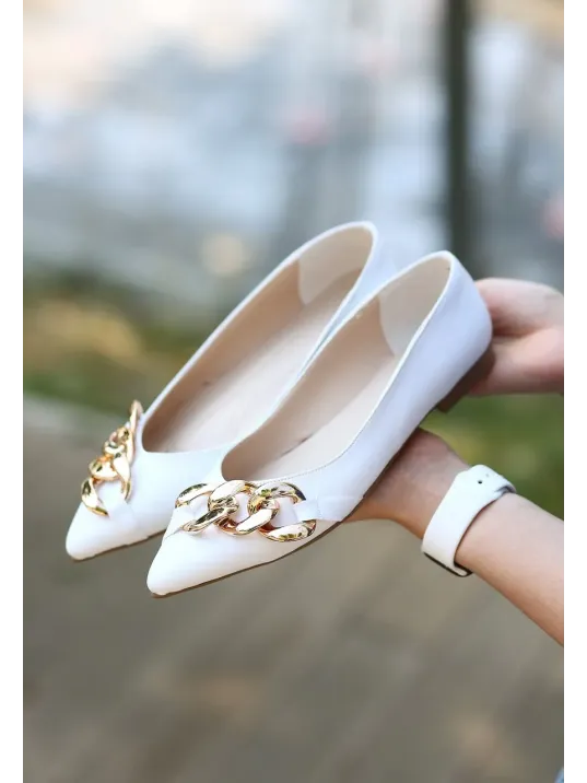 Popi Beyaz Cilt Zincirli Babet Ayakkabı Popi Beyaz Cilt Zincirli Babet Ayakkabı