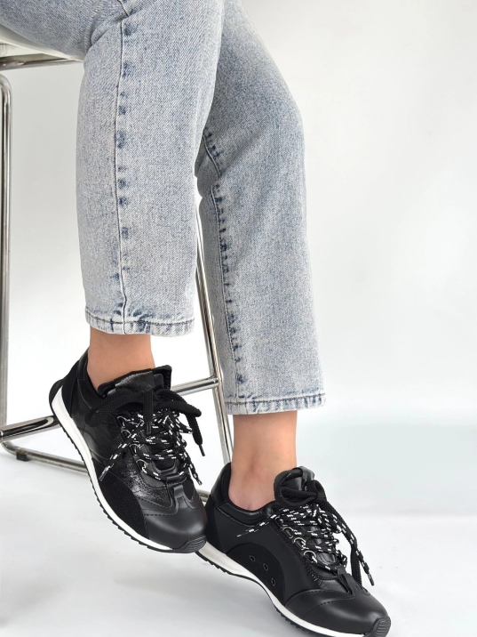 Ranu Siyah Cilt Paraşüt Detaylı Bağcıklı Spor Ayakkabı Ranu Siyah Cilt Paraşüt Detaylı Bağcıklı Spor Ayakkabı