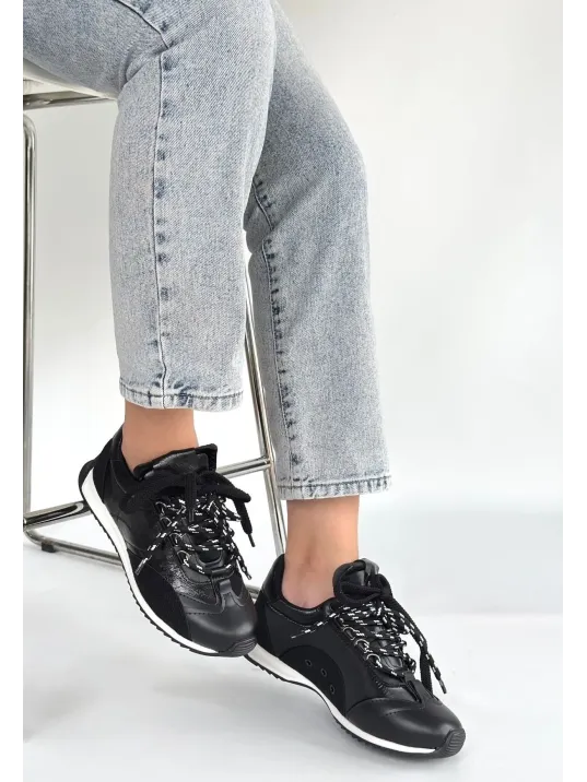 Reat Siyah Cilt Bağcıklı  Paraşüt Detaylı Spor Ayakkabı