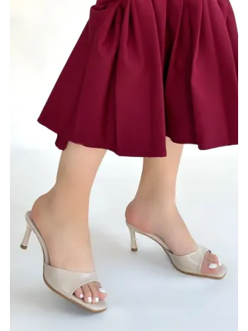 Ribay Bej Rugan Topuklu Terlik