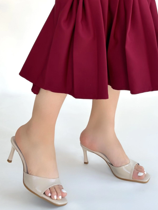 Ribay Bej Rugan Topuklu Terlik