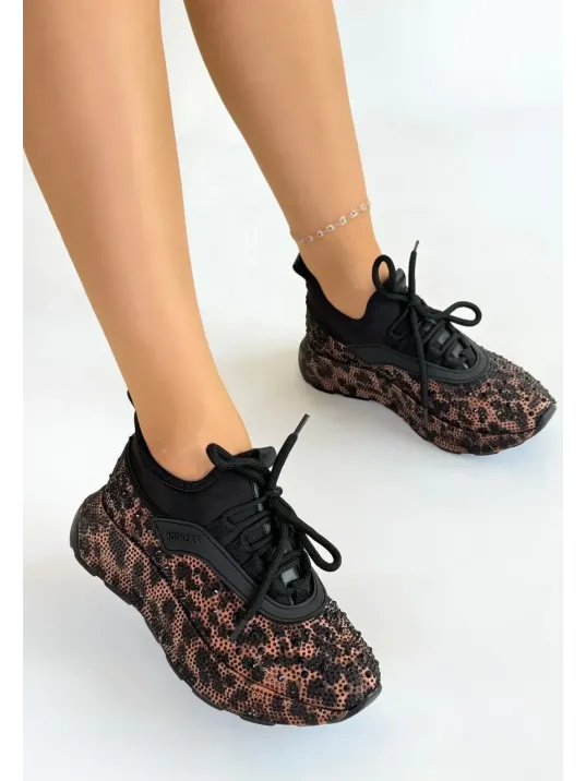 Rimay Kahverengi Cilt Boncuk İşlemeli Spor Ayakkabı Rimay Kahverengi Cilt Boncuk İşlemeli Spor Ayakkabı