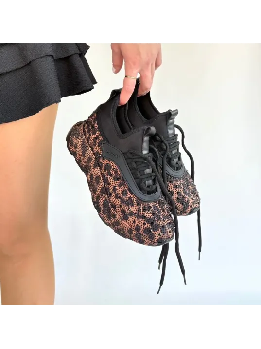 Rimay Kahverengi Cilt Boncuk İşlemeli Spor Ayakkabı Rimay Kahverengi Cilt Boncuk İşlemeli Spor Ayakkabı