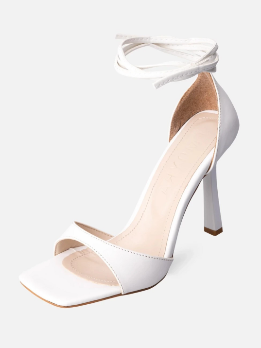 Sadya Beyaz Cilt Topuklu Ayakkabı Sadya Beyaz Cilt Topuklu Ayakkabı