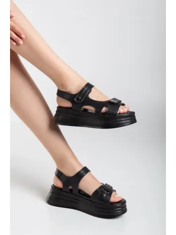 Saide Siyah Cilt Cırt Cırtlı Sandalet Saide Siyah Cilt Cırt Cırtlı Sandalet