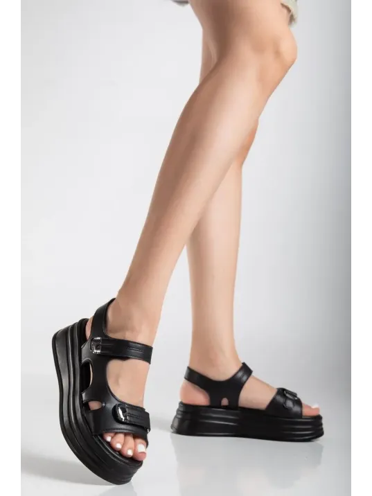 Saide Siyah Cilt Cırt Cırtlı Sandalet Saide Siyah Cilt Cırt Cırtlı Sandalet